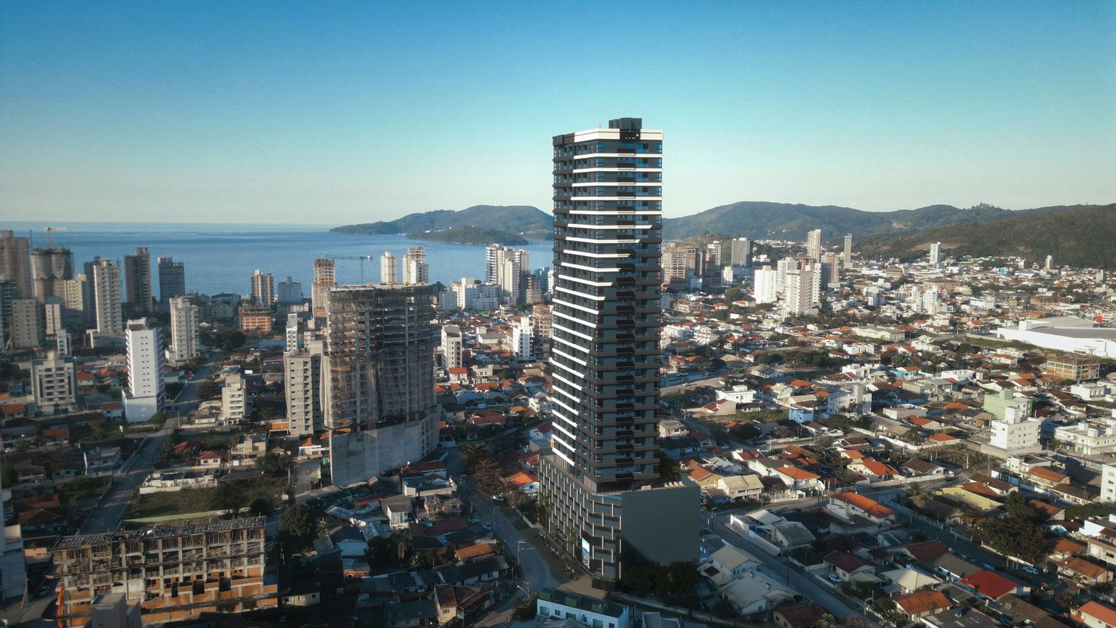 Ed. One Bay Tower, em Porto Belo